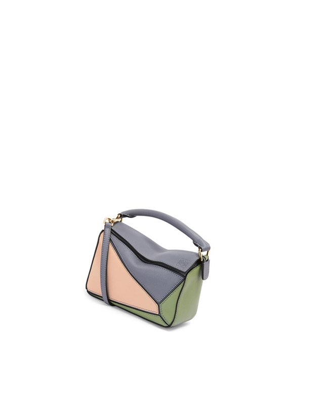 Loewe Mini Puzzle bag in classic calfskin Asphalt Grey / Nude | KUFB-38279