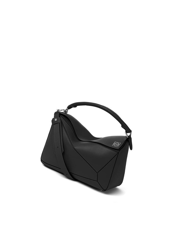 Loewe Puzzle bag in classic calfskin Black | GHQN-63208